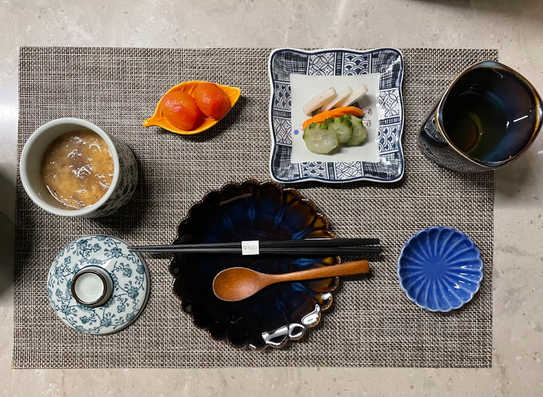 金継ぎ依頼先の選び方完全ガイド｜費用相場・納期・失敗しない5つのポイント