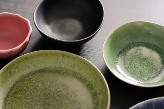 食器の色の揃え方とコーディネート術｜プロが教えるテーブルコーデの基本