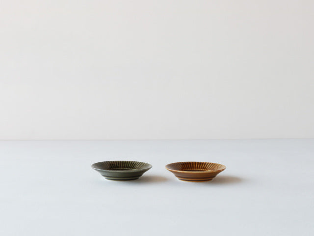 キャメル釉 / オリーブ釉 しのぎ 豆皿 有田焼 オリーブ