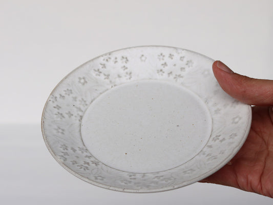 ねずみとラ レースフラワー プレート 小 吉田焼 ホワイト