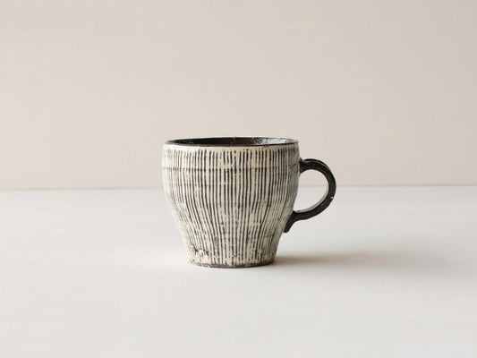 手挽き マグカップ 波佐見焼 黒陶線彫り