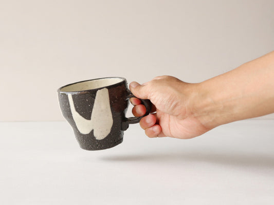 手挽き マグカップ 波佐見焼 黒陶粉引杓掛け