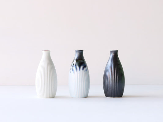 フチサビ / 墨流し 線彫 徳利 有田焼 白マット